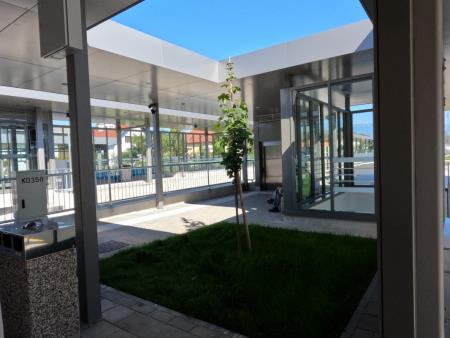 Prenovljena železniška postaja_Miro Pivar (4)